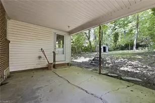 2411 Dellwood Dr, Greensboro, NC 27408 - Photo 31