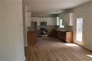 4533 Baux Mountain Rd, Winston-Salem, NC 27105 - Photo 5