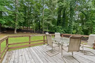 521 Dogwood Cir, High Point, NC 27260 - Photo 5