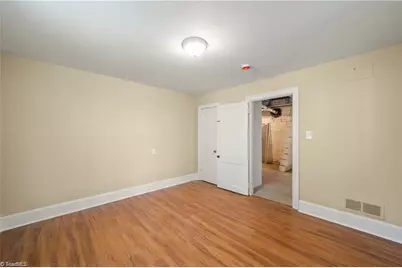2425 Lyndhurst Avenue, Winston-Salem, NC 27103 - Photo 13