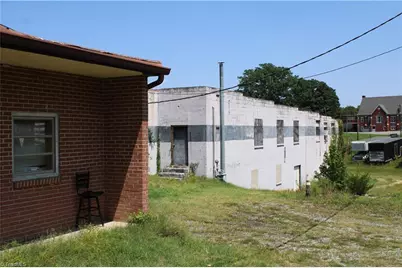 1506 Lexington Avenue, Thomasville, NC 27360 - Photo 3