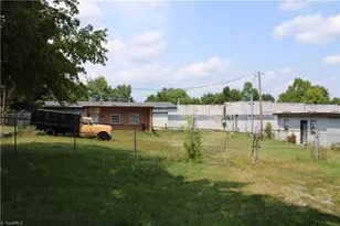 1506 Lexington Ave, Thomasville, NC 27360 - Photo 5