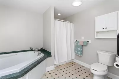 1111 N Woodleigh Circle, Reidsville, NC 27320 - Photo 13