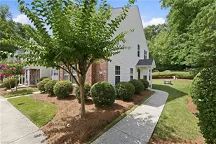 42 Ledgerstone Ln, Greensboro, NC 27407 - Photo 3