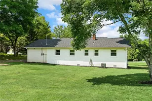 141 Lowell St, Lexington, NC 27295 - Photo 7