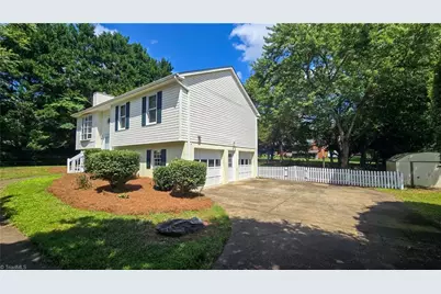 3581 Robinwest Drive, Pfafftown, NC 27040 - Photo 3