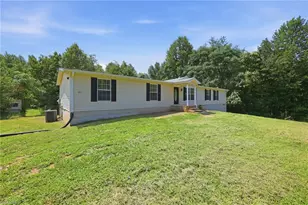 1200 Blue Ridge Ln, Sandy Ridge, NC 27046 - Photo 31