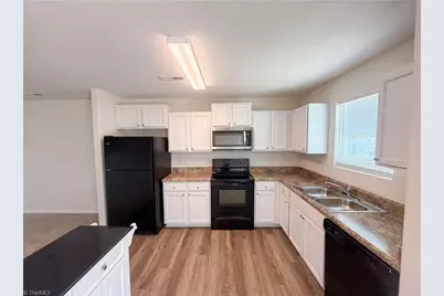 150 Sumter Court, Burlington, NC 27217 - Photo 9