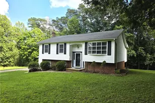 414 Oak Ridge Dr, Mount Airy, NC 27030 - Photo 3