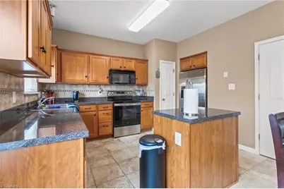 825 Hedgepath Terrace, High Point, NC 27265 - Photo 9