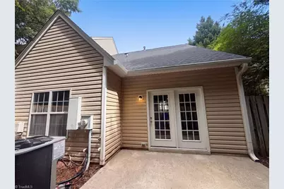 30 Pickwick Place, Greensboro, NC 27407 - Photo 5