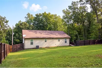 133 Lake Drive 9, Lexington, NC 27292 - Photo 23