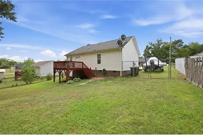715 Dillon Street, Thomasville, NC 27360 - Photo 21
