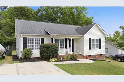 715 Dillon Street, Thomasville, NC 27360 - Photo 3