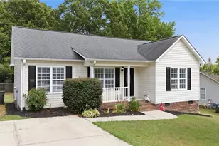 715 Dillon St, Thomasville, NC 27360 - Photo 3