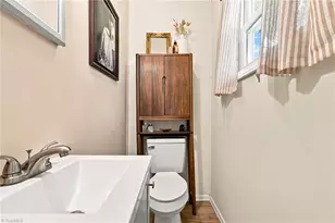 106 Crestwood Cir, High Point, NC 27260 - Photo 23