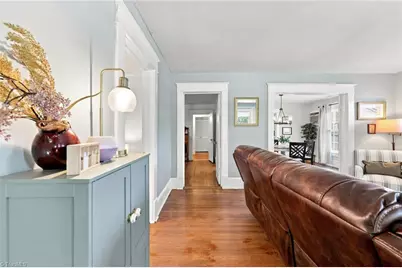 106 Crestwood Circle, High Point, NC 27260 - Photo 5