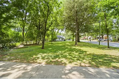 916 W Davis Street, Burlington, NC 27215 - Photo 41