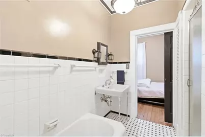 916 W Davis Street, Burlington, NC 27215 - Photo 15