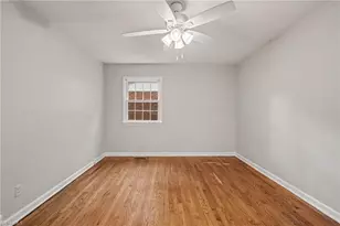 1105 McDowell Dr, Greensboro, NC 27408 - Photo 17