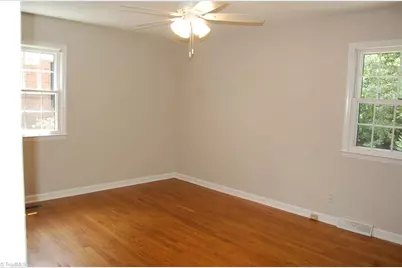 1105 McDowell Drive, Greensboro, NC 27408 - Photo 9