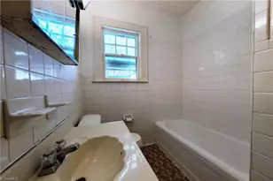 3004 N Patterson Ave, Winston-Salem, NC 27105 - Photo 17