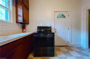 3004 N Patterson Ave, Winston-Salem, NC 27105 - Photo 11