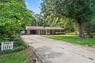 132 Cedarwood Dr, Eden, NC 27288 - Photo 3
