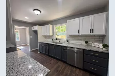 805 Plummer Drive, Greensboro, NC 27410 - Photo 7