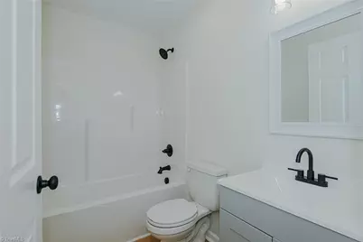 404 Walker Avenue, Graham, NC 27253 - Photo 17