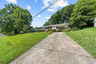 1326 Brookdale Dr, Asheboro, NC 27205 - Photo 3