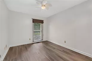 4702 Country Woods Ln, Greensboro, NC 27410 - Photo 25