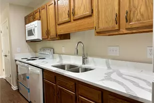 702 Glendale Dr, Greensboro, NC 27406 - Photo 3