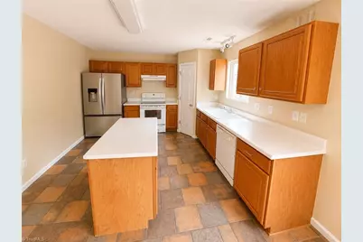 2610 Chatfield Drive, Winston-Salem, NC 27103 - Photo 15