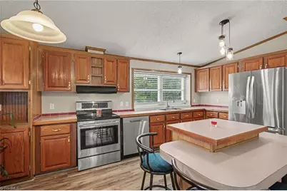 1060 Knobview Lane, Pilot Mountain, NC 27041 - Photo 13