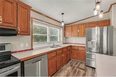 1060 Knobview Lane, Pilot Mountain, NC 27041 - Photo 11