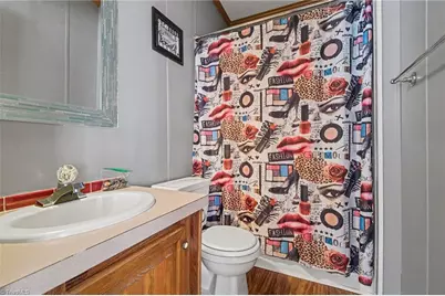 1060 Knobview Lane, Pilot Mountain, NC 27041 - Photo 17