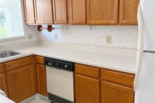 324 Meadows Cir, Winston-Salem, NC 27104 - Photo 3