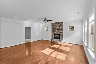 5722 Woodrose Ln, Greensboro, NC 27410 - Photo 7