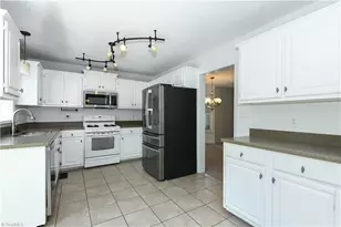 3402 Shaker Dr, Greensboro, NC 27410 - Photo 13