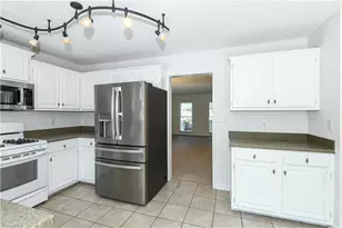 3402 Shaker Dr, Greensboro, NC 27410 - Photo 15