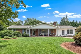 510 Gillespie St, Dobson, NC 27017 - Photo 3