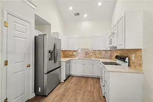 3616 Grandway Cir, Greensboro, NC 27409 - Photo 9