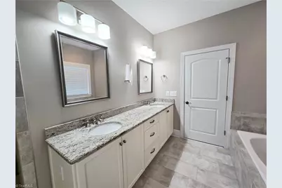 5029 Bennington Way, High Point, NC 27262 - Photo 9