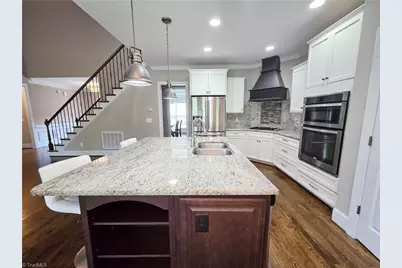5029 Bennington Way, High Point, NC 27262 - Photo 5