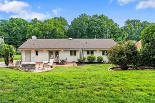 2918 New Hanover Dr, Greensboro, NC 27408 - Photo 35