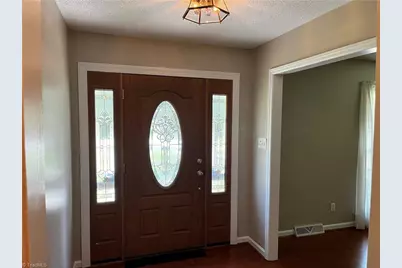 4704 Chesterton Drive, Greensboro, NC 27320 - Photo 7