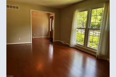4704 Chesterton Drive, Greensboro, NC 27320 - Photo 9