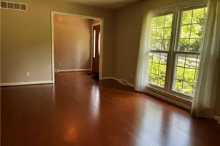 4704 Chesterton Dr, Greensboro, NC 27320 - Photo 9