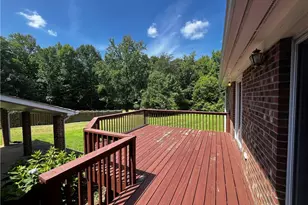 4704 Chesterton Dr, Greensboro, NC 27320 - Photo 5